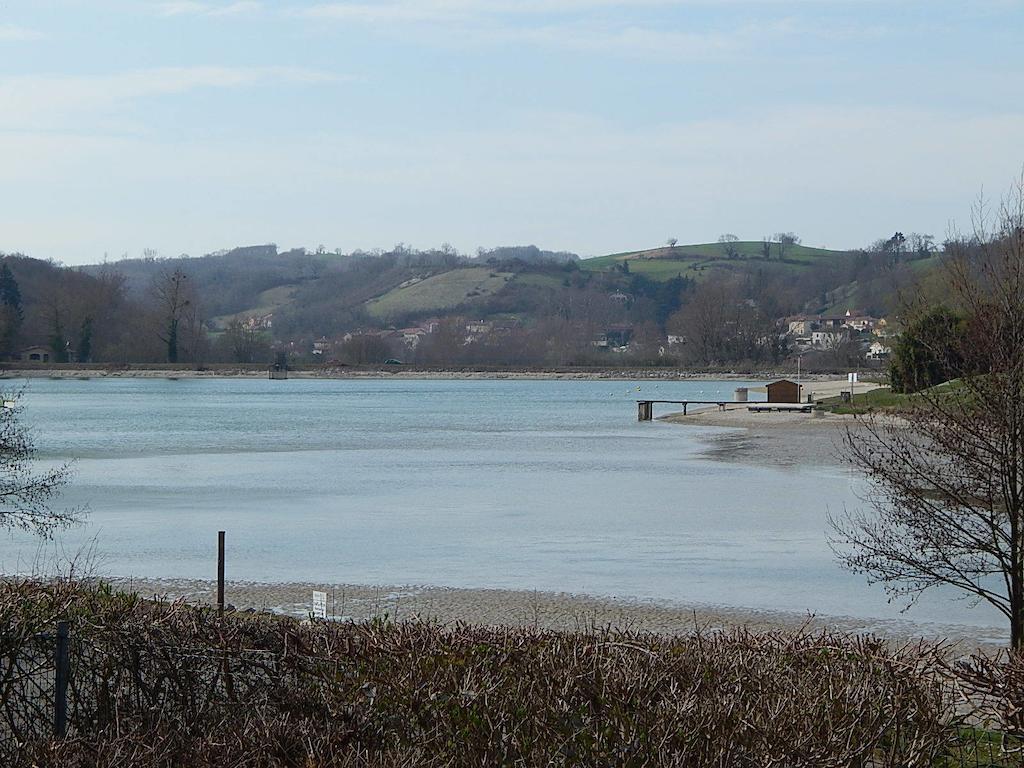 Camping Du Moulin Meyrieu-les-Etangs Exterior foto